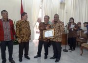 Papua Raih Penghargaan Provinsi Cukup Informatif