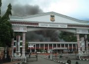 INI PENYEBAB KANTOR GUBERNUR TERBAKAR