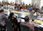 Gubernur Minta Uncen Kaji Jenis Pohon untuk Rehabilitasi Cycloop