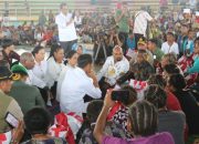 Presiden Kunjungi Korban Banjir di GOR Toware