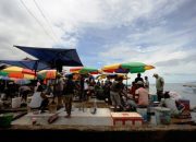 Pemkab dan Pemkot Diminta Alokasikan Dana Otsus Bangun Pasar Ikan