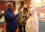 Gubernur Mandacan Lepas 180 Orang ke Israel dan Makkah