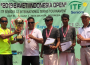 Sekda Papua Gondol 2 Piala di Kejuaraan Tenis Veteran 2019