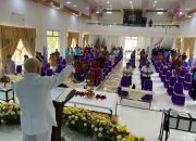 Sosial Distancing di Gereja, Jemaat Duduk Berjarak 1 Meter