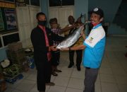 Peduli Sesama, DKP Papua Bagi-Bagi Sembako
