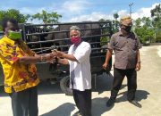 Sambut Idul Adha, Dishut Papua Antar Sembako dan Hewan Kurban ke Masjid