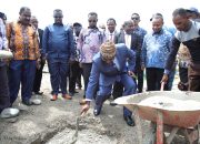 Pemkab Mamteng Bangun Monumen Baptisan Pertama GIDI