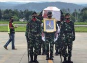Gubernur Enembe Instruksikan Pengibaran Bendera Setengah Tiang untuk Hormati Asaribab