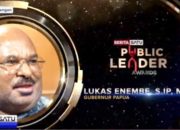 Gubernur Enembe Raih Penghargaan Public Leader Awards