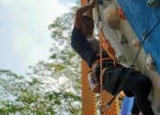 Si Kembar dan Spider Girl Panjat Tebing Papua