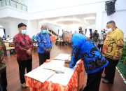 Pemprov Salurkan Beasiswa untuk 1.436 Mahasiswa di 12 Perguruan Tinggi Jayapura
