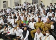 Gubernur Enembe Minta Honorer K2 Siap Diri