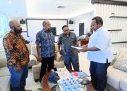 Sakit, Gubernur Enembe Belum Bisa Keluar Rumah,  40 Orang Siap Mati