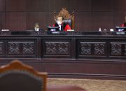 Numberi Cabut Gugatan UU Otsus Papua