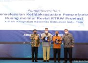 Menko Airlangga Beri Penghargaan untuk Pemprov Sulsel dan Papua Barat