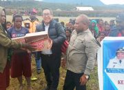 Pemprov Papua Tengah Salurkan Bantuan ke 2 Distrik di Puncak