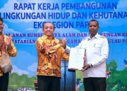 Gubernur Safanpo Luncurkan Pergub Penanganan Sampah di Raker Ekoregion Papua