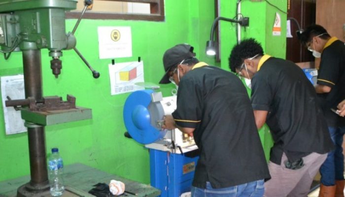 Belasan Putra-Putri Merauke Ikut Pelatihan di BLK Sorong