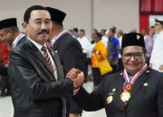 Gubernur Ribka Haluk Terima Penghargaan Kartika Pamong Praja Madya