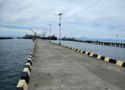 Peningkatan Infrastruktur Pelabuhan Waren:  Fokus pada Keselamatan dan Efisiensi Pelayaran