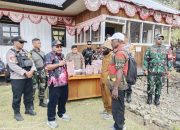 Pemkab Tolikara Kembali Bagi Dandes ke 10 Distrik