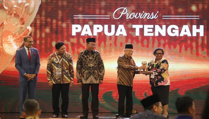 Papua Tengah dan Kabupaten Tambrauw Raih UHC Award