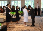 Rumasukun Lantik Suzana Wanggai Jadi Penjabat Bupati Yapen