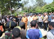 Gubernur Wanggai Serukan Masyarakatnya Kedepankan Kasih Sayang dan Damai