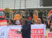 Demo Damai, Para Jurnalis dan Pembela HAM Tuntut Pengungkapan Kasus Molotov Di Kantor Redaksi Jubi
