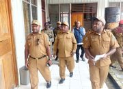 Sidak, Bupati Yohanes Lani Beri Teguran ASN dan Kepala OPD yang Indisipliner