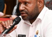 Keputusan Gubernur John Tabo Diprotes