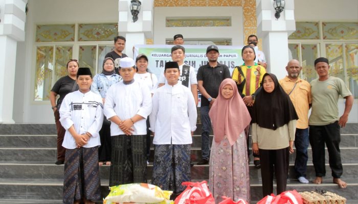 Jurnalis Berbagi, Salurkan Tali Kasih ke Panti Asuhan dan Ponpes di Papua