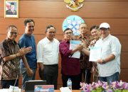 Disaksikan Dewan Pers, SK Panitia Bersama Kongres PWI Persatuan Diteken