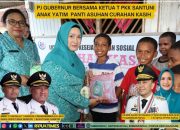 Pj Gubernur dan Ketua TP PKK Santuni Sembako dan Vitamin untuk Anak Yatim