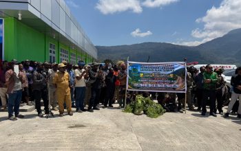 Kunker ke Mamberamo, Gubernur Tabo Terima Aspirasi Pemekaran dan Pembangunan Ruas Jalan Kelila-Bokondini
