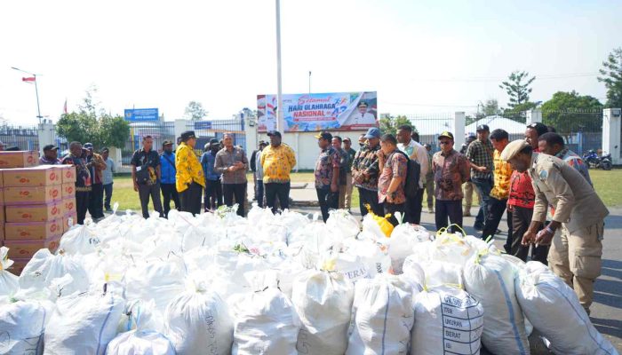 Gubernur Tabo Lepas Bantuan Makanan untuk Korban Kekeringan Ekstrim dan Hujan Es di Lanny Jaya dan Nduga
