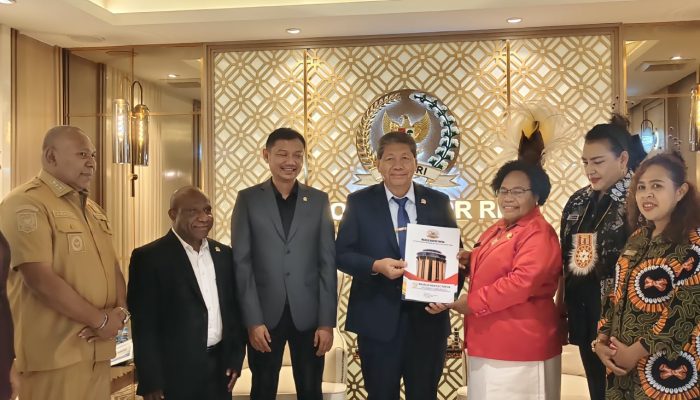 MRP Serahkan Dokumen Persetujuan Pemekaran Provinsi Papua Utara ke DPR RI