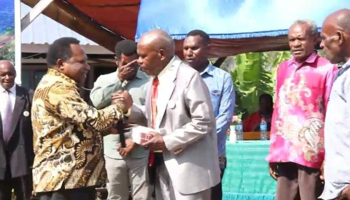 Kadis Alpius Yigibalom Hadiri Konferensi Gereja Baptis ke-15,  Serahkan Bantuan Rp100 Juta